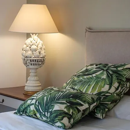 Villa Andalus With French Charm Next To Sotogrande Manilva